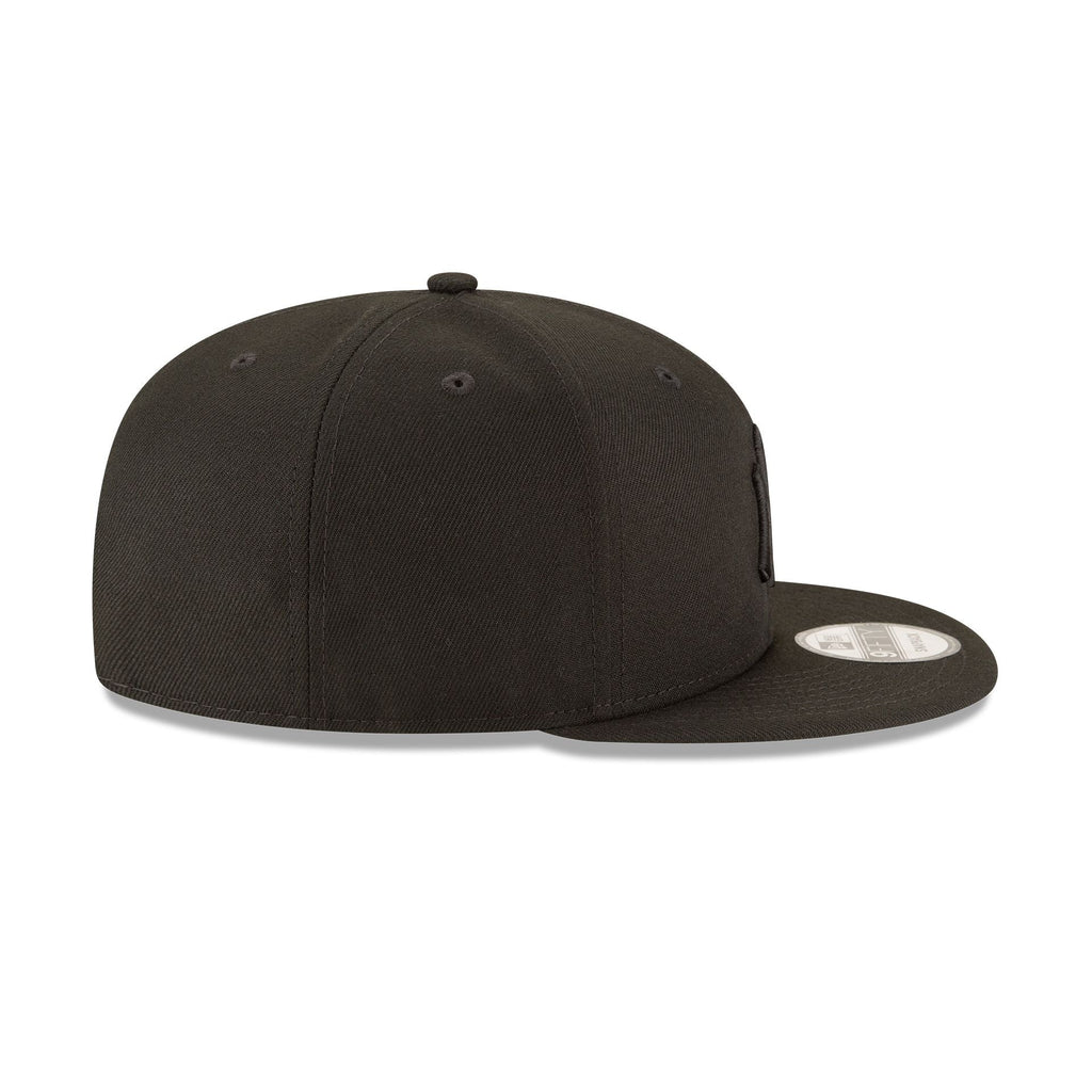 New York Yankees Basic Black on Black 9FIFTY Snapback Hat